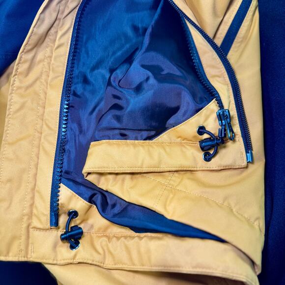 The North Face Women’s XXL DryVent 2-in-1 Jacket – Renewed - Picture 14 of 16